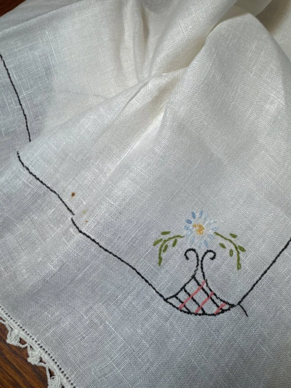 Vintage Square Tablecloth with 4 Napkins Set Embroidered with Flowers